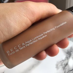 🌀3 for $10! Becca Aqua Luminous Foundation